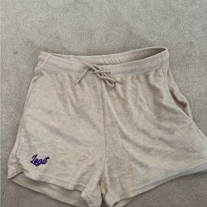 Edikted Terry Cloth Comfy Shorts With Pockets
#loungewear #summer